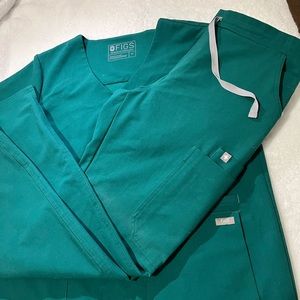 Figs Scrub Set